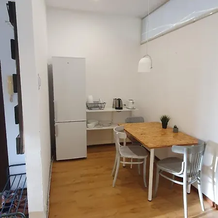 W Lodzi, Energetykow 1 Ubytování v soukromí *