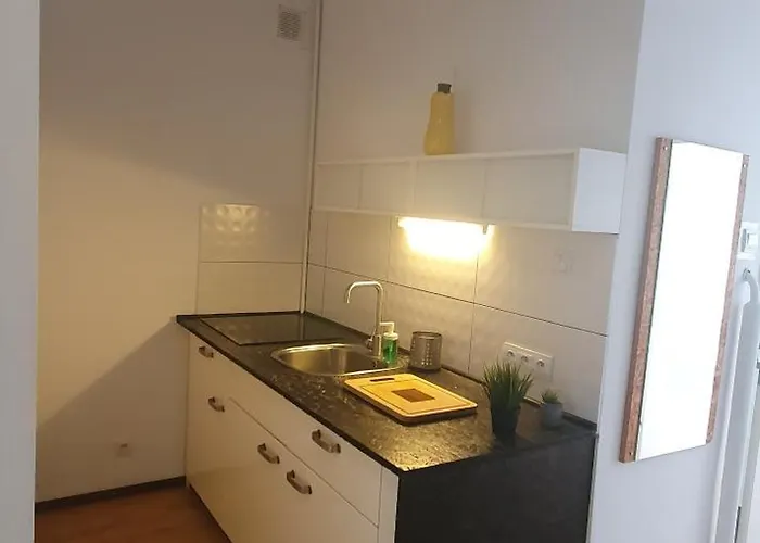 W Lodzi, Energetykow 1 Łódź